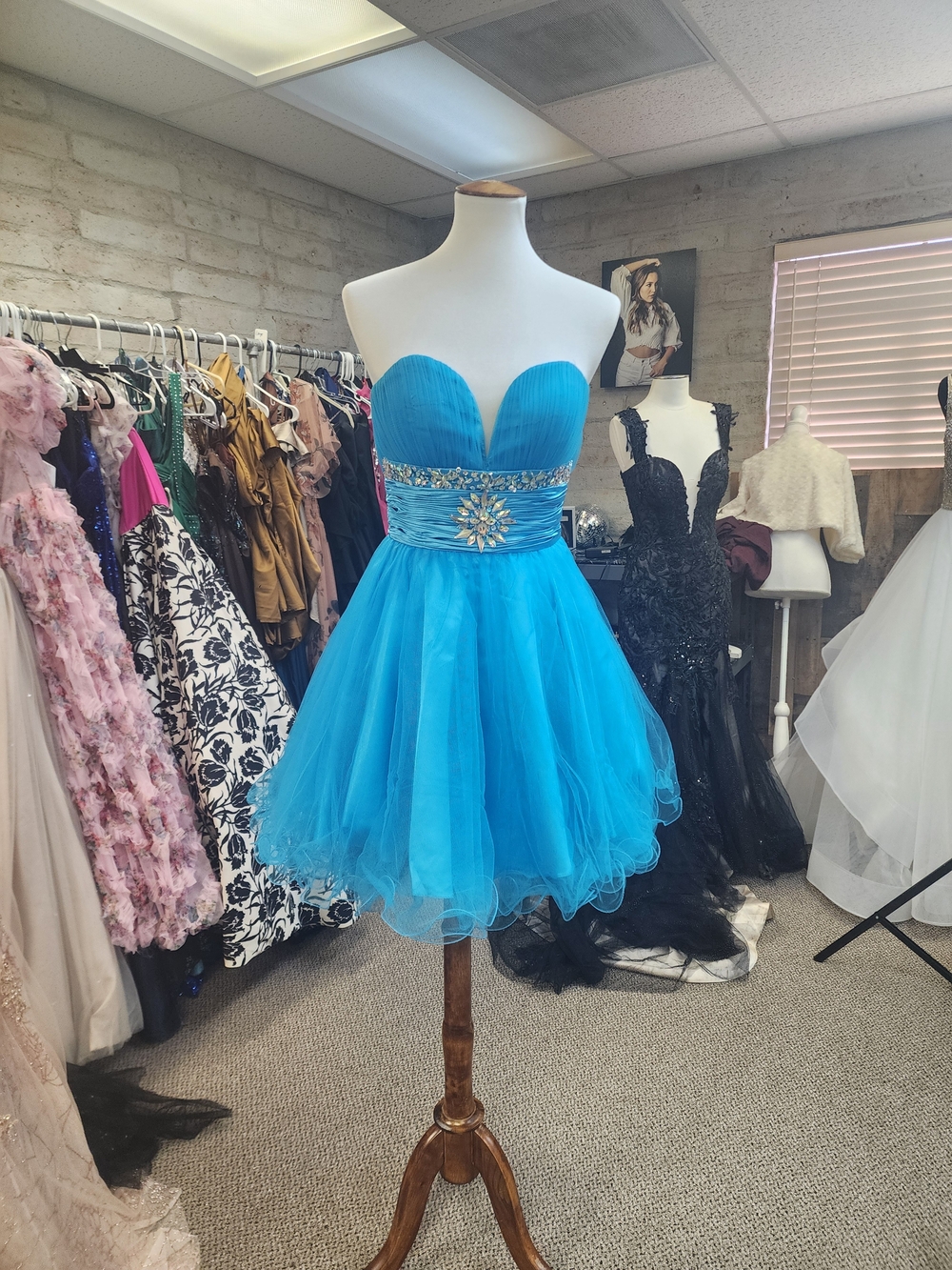Blue Strapless Tulle Party Dress with Embellished Waist